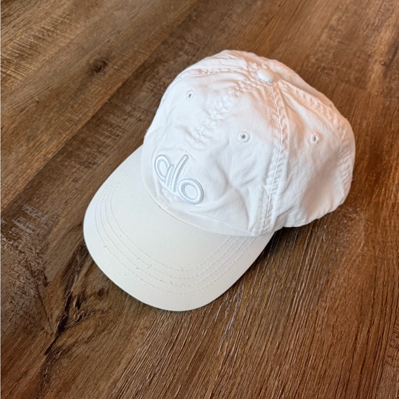 Alo Yoga Off-Duty Cap - Bright White